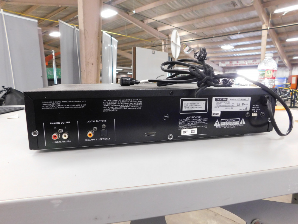 TASCAM CD-160 MKII CD Player - Swico Auctions