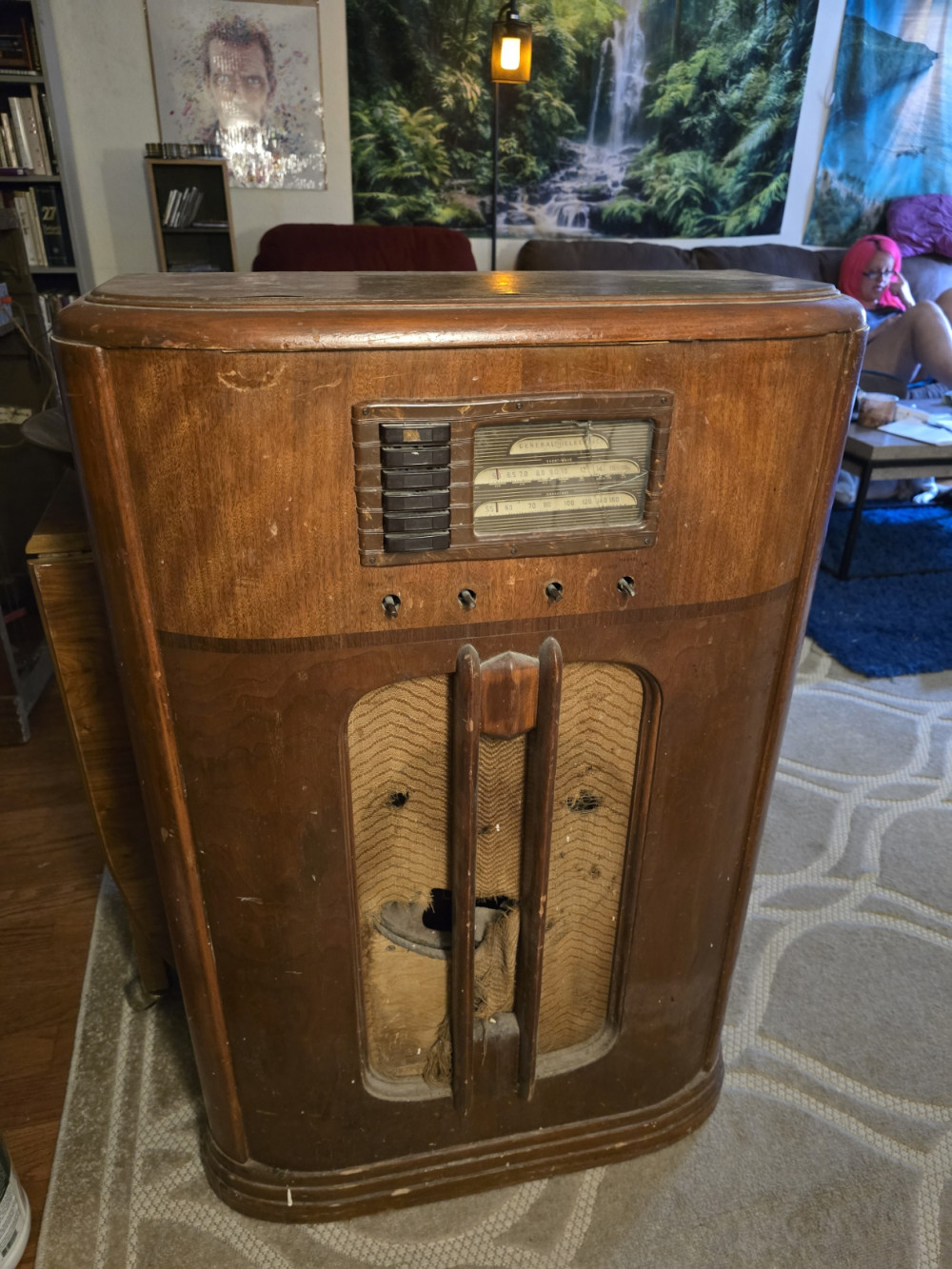 Antique Radios 942 Philco Model 42-380 (a high-end WWII-era set