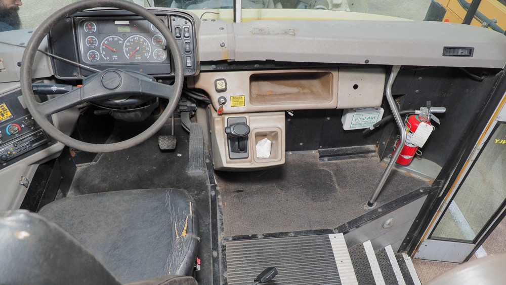 2006 Thomas bus; VIN: 4UZAAXCS97CX09442, Odometer 124824 - Swico